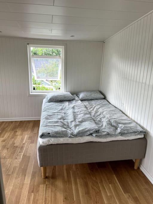 Mysigt Hus Med Natur & Jacuzzi I Olofstorp Gothenburg Exterior photo